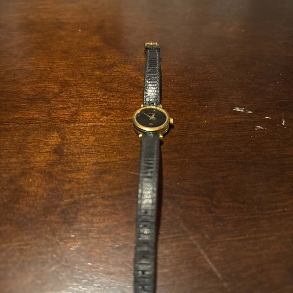 Vintage Gucci 4500L Black Enamel and Gold-Plated Ladies Watch